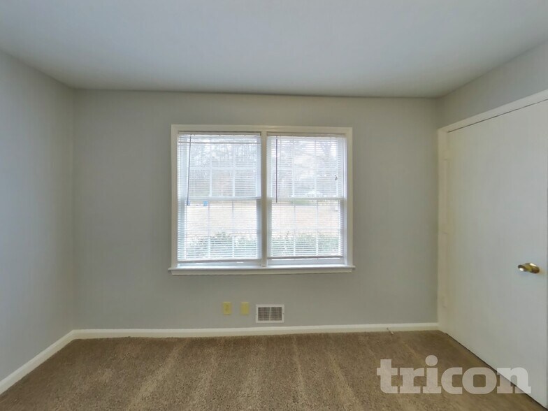 Building Photo - 4076 Parkway Cir NW