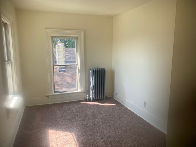 Building Photo - 16 N Washington St