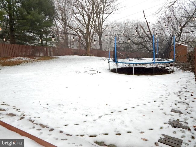 Building Photo - 101 Sarahs Ln