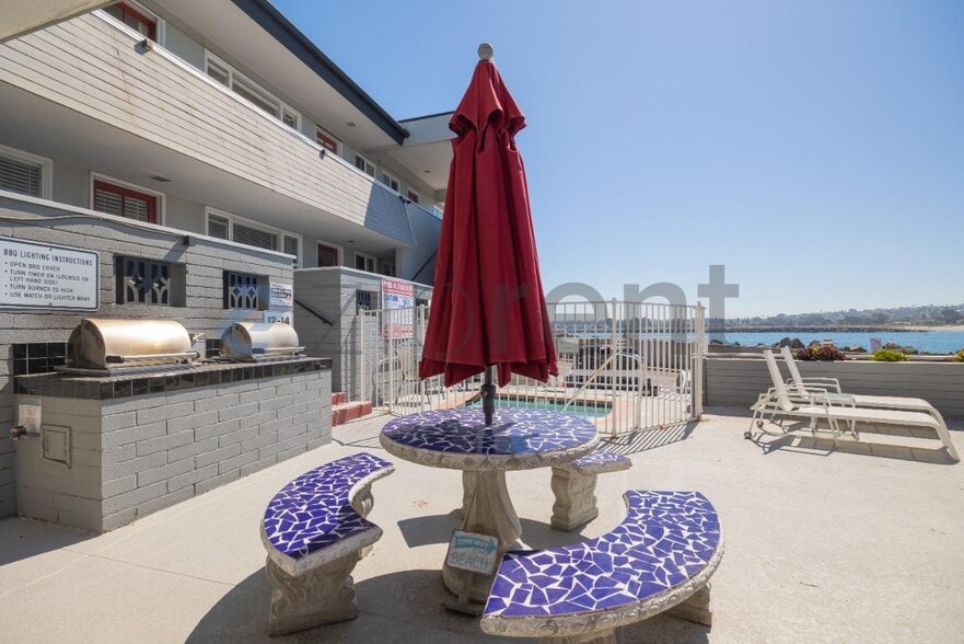 Building Photo - 2613 Mission Blvd