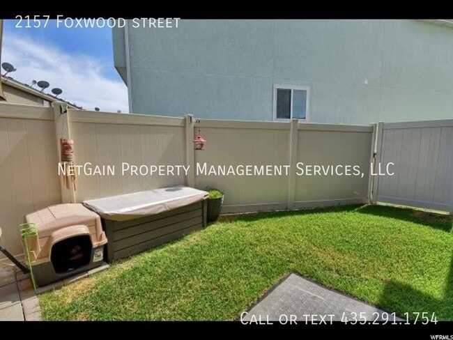 Building Photo - 2157 Foxwood St