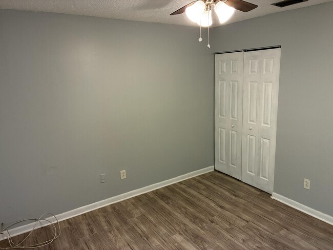 Building Photo - 5219 Plymouth St