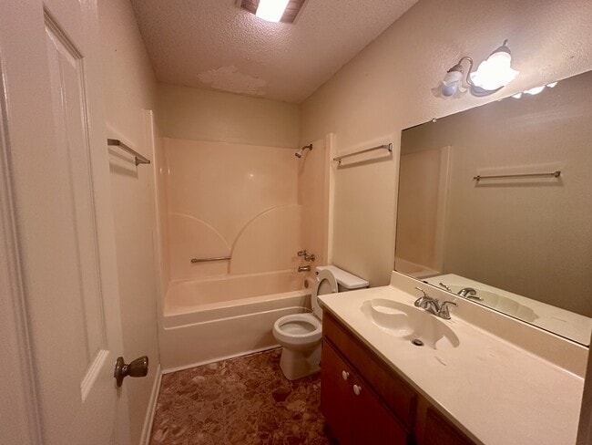 Building Photo - 928 Verone Terrace