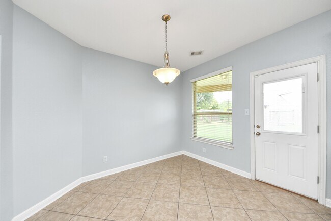 Building Photo - 19046 Sweet Springs Ln