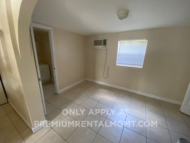 Building Photo - 2330 S Ferncreek Ave
