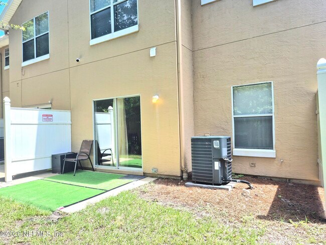 Building Photo - 5260 Collins Rd