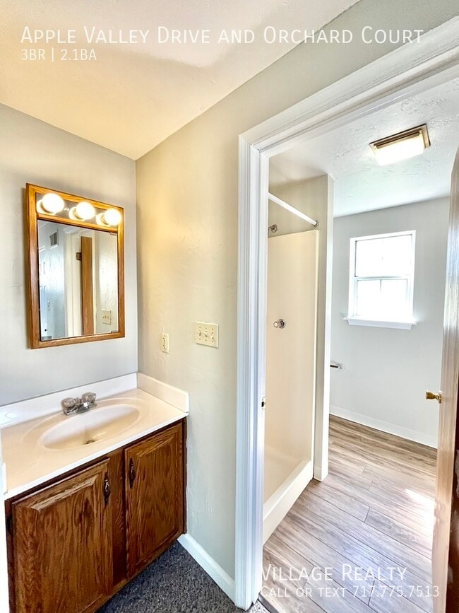 Building Photo - 710 Apple Valley Dr