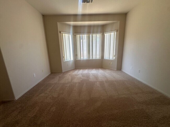 Building Photo - SAN TAN RANCH SINGLE LEVEL 4 BEDROOM WITH NEW FLOORING THROUGHOUT