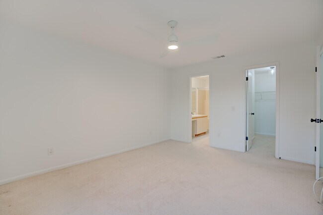 Building Photo - 8291 SE Croft Cir