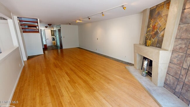 Building Photo - 1218 Westlake Blvd