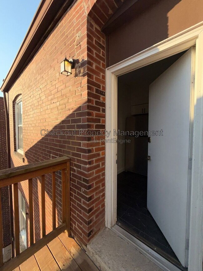Building Photo - 5531 Pershing Ave