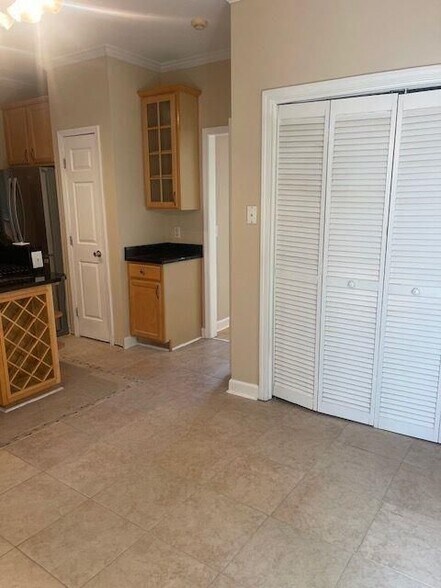 Building Photo - 1707 Grace Ct SE