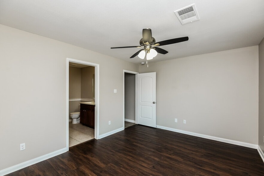 Building Photo - 4729 Cedar Springs Dr