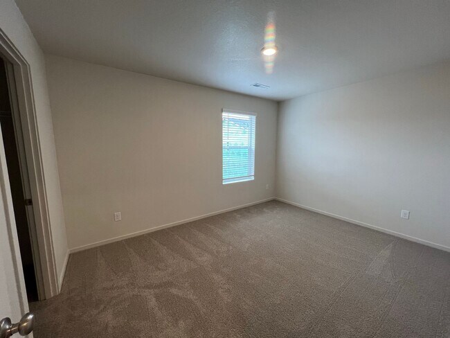 Building Photo - 619 NE 72nd St