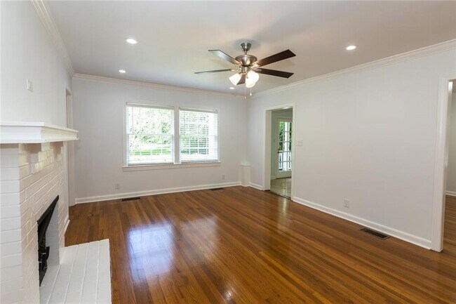 Building Photo - 1311 Roxboro Dr NE