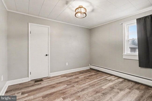 Building Photo - 5885 Avis Ln