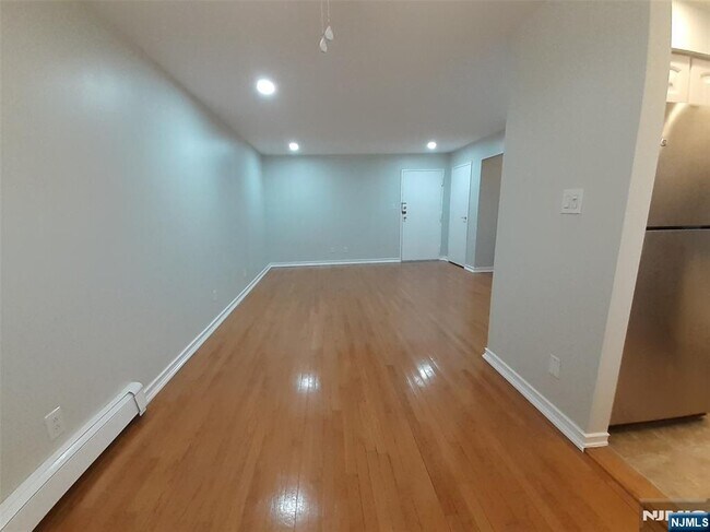 Building Photo - 116 71st St