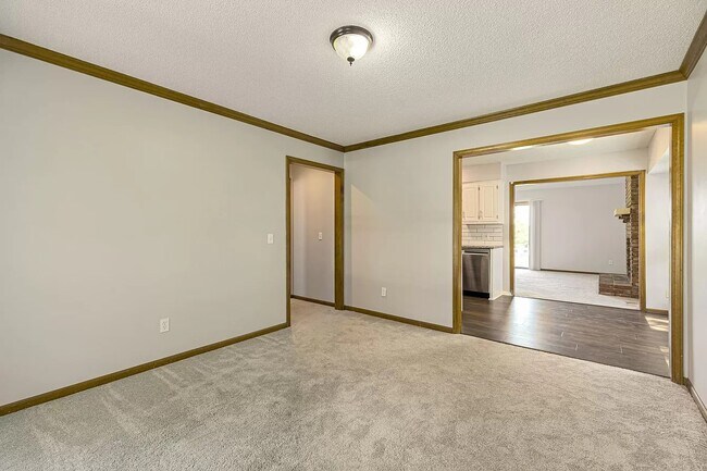 Building Photo - 10636 W 115th St