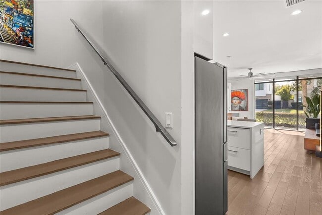 Building Photo - 1049 N Kentucky Ave