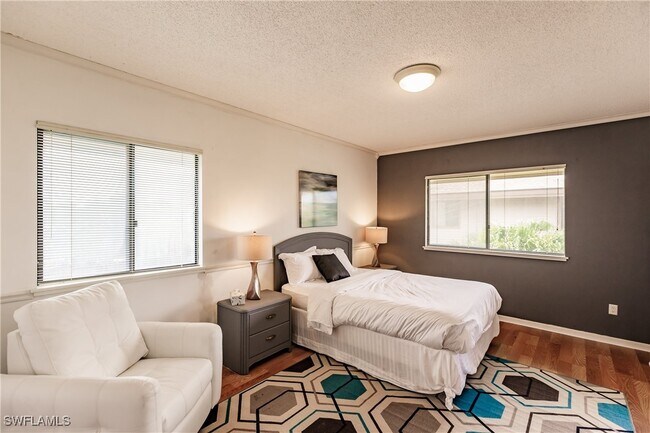 Building Photo - 64 4th St