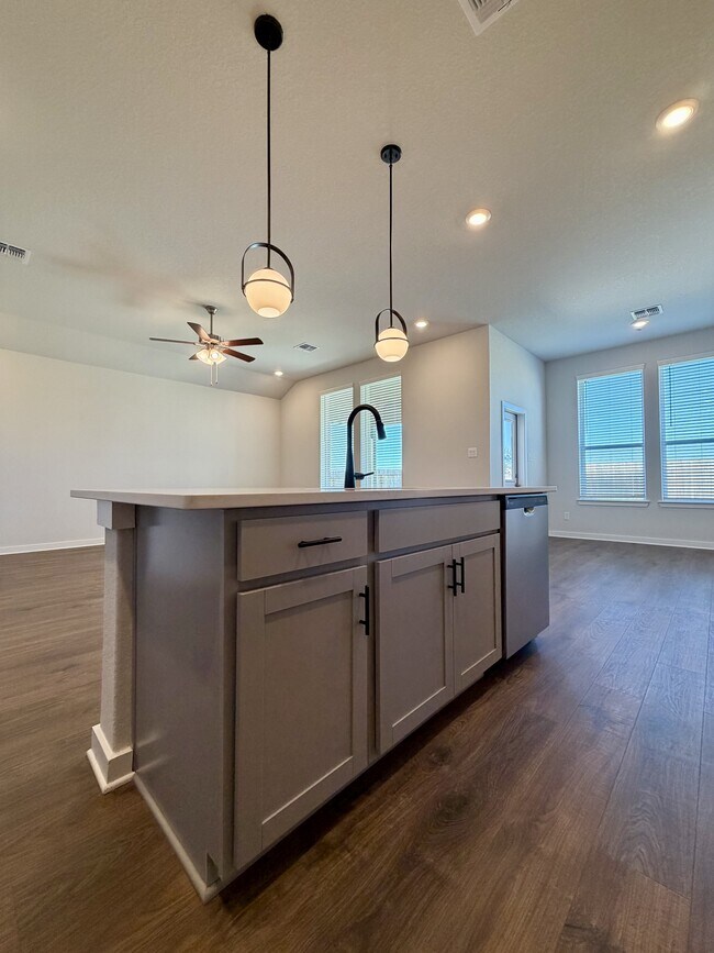 Building Photo - 14427 Inspiration Pt