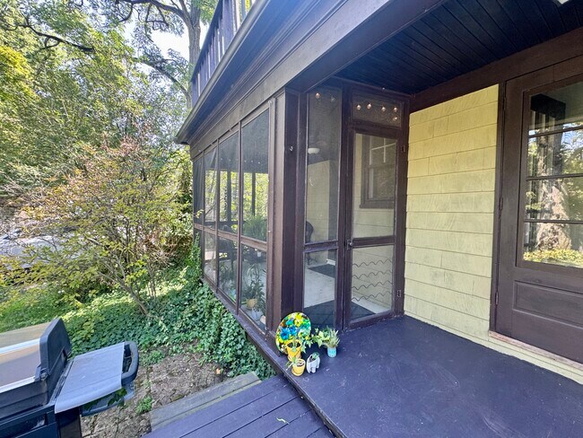 Building Photo - 3403 Dellwood Rd