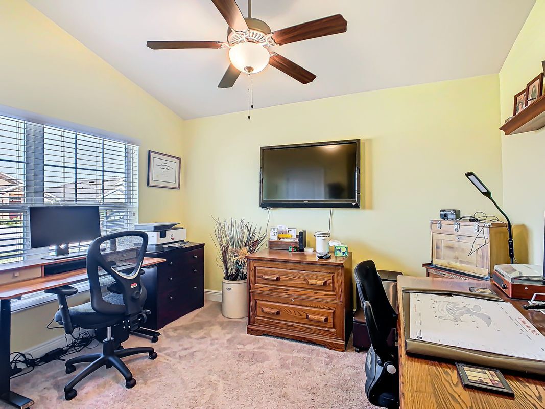 Building Photo - 649 Meadow Pointe Dr