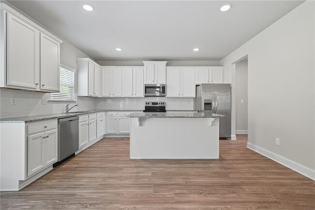 Building Photo - 33 N Village Cir