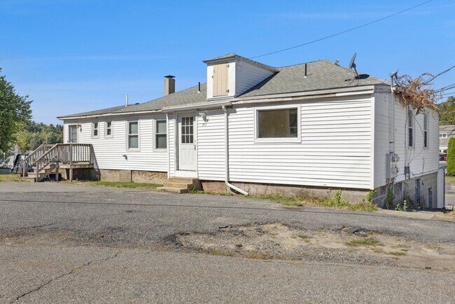 Primary Photo - 281C King St