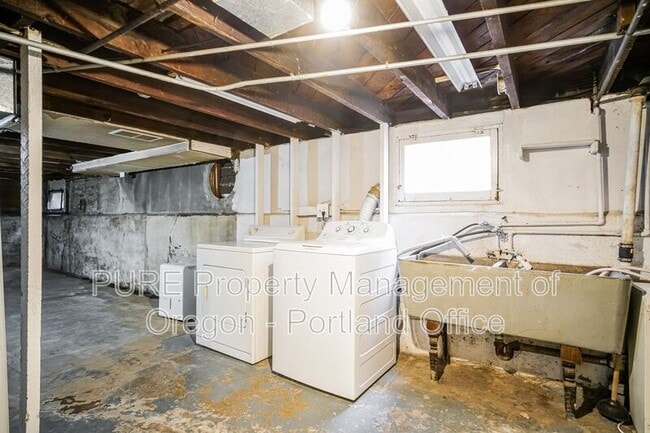 Building Photo - 1331 SE 49th Ave