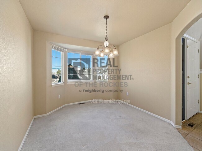 Building Photo - 509 Jansen Dr