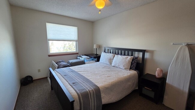 Building Photo - Fantastic 4BR, 3.5BA! Deck, FP, great yard, location!! (Regal)