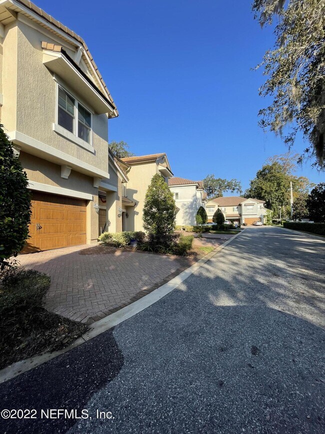 Primary Photo - 1406 Sunset View Ln