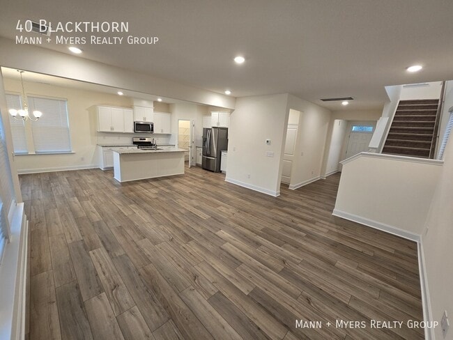 Building Photo - 40 Blackthorn-