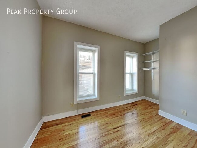 Building Photo - 1394 Indianola Ave