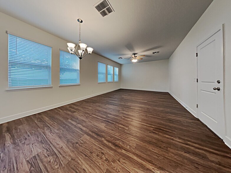 Building Photo - 1312 Mount Logan Dr