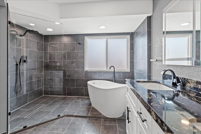 Building Photo - 3201 Ventana Hills Dr