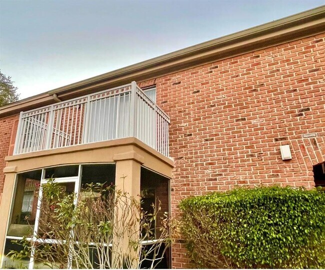 Building Photo - 550 Flemming Way