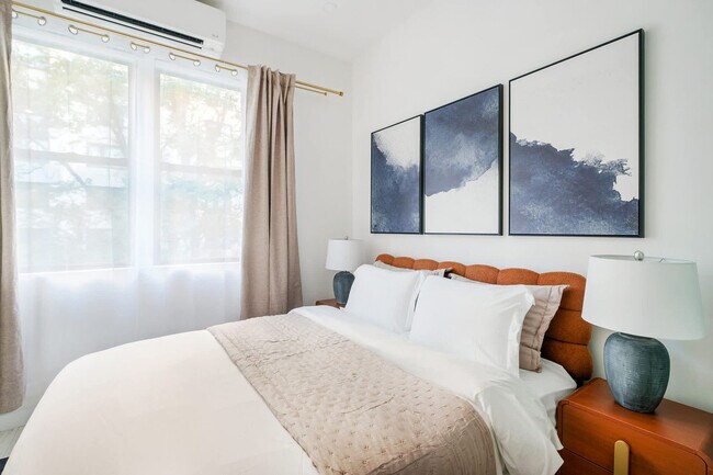 Building Photo - 317w E 14th St