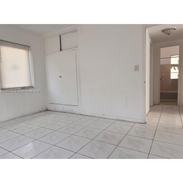 Building Photo - 550 NW 118th St