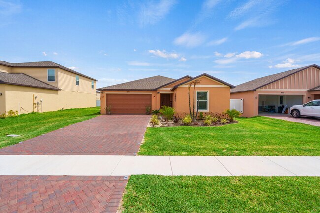 Building Photo - 701 Carlyle Wy