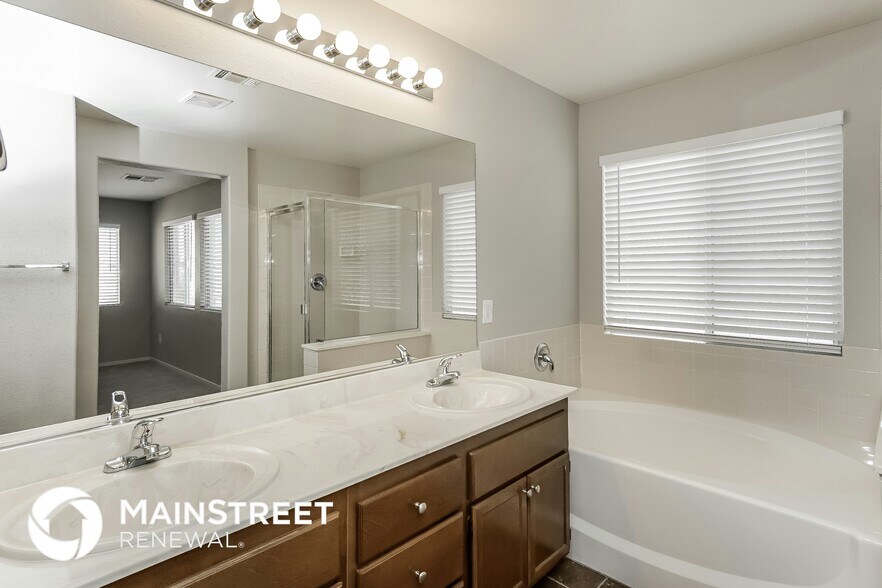 Building Photo - 1154 Shades End Ave