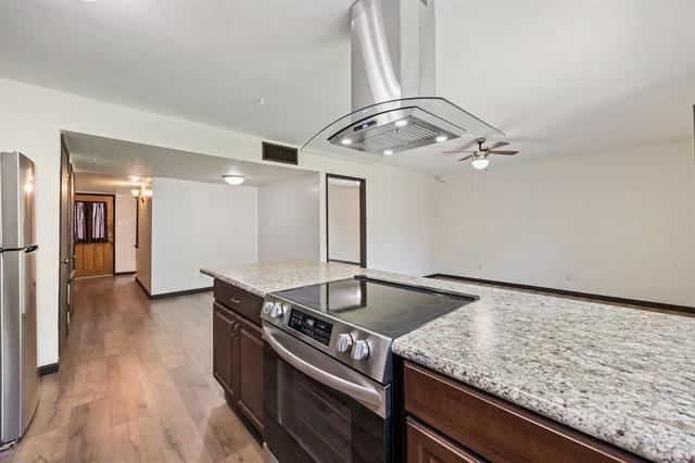 Building Photo - 729 Via Altos