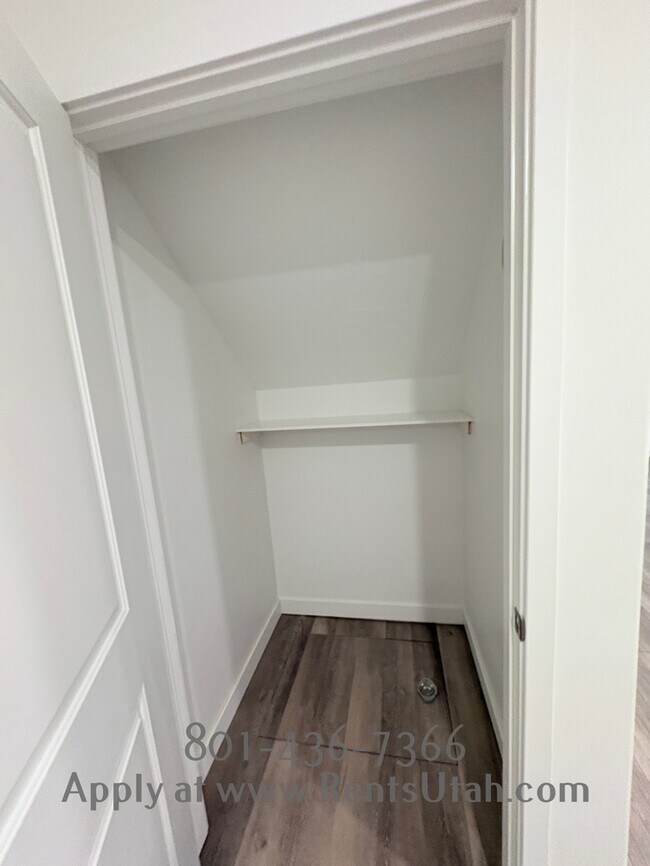 Building Photo - Canvasback