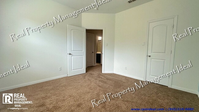 Building Photo - 304 Basil St