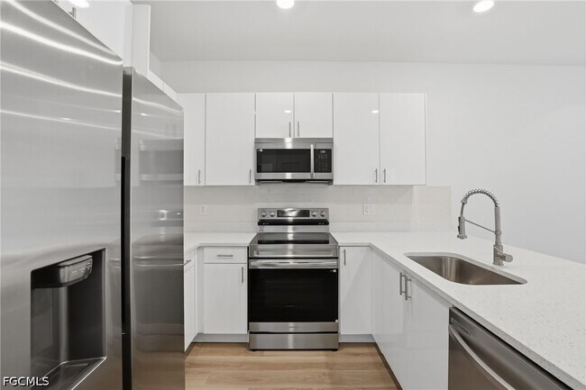 Building Photo - 4708 27th St SW
