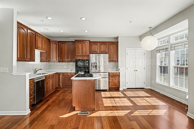 Building Photo - 716 Scarburgh Way