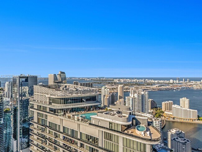 Building Photo - 1000 Brickell Plaza
