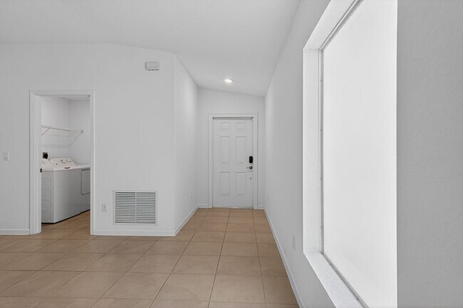 Building Photo - Modern home in Bent Creek Community