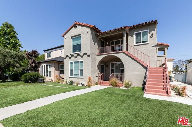 Building Photo - 1512 S Durango Ave